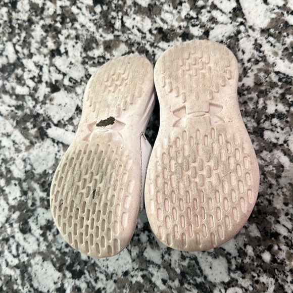 Kids under armor slides - Picture 3 of 5